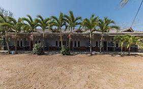 RedDoorz near Pantai Ujung Genteng